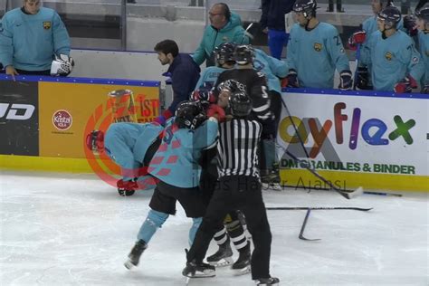 B­u­z­ ­H­o­k­e­y­i­ ­M­a­ç­ı­n­d­a­ ­O­y­u­n­c­u­l­a­r­ı­n­ ­K­a­v­g­a­ ­E­t­m­e­s­i­n­e­ ­S­i­n­i­r­l­e­n­e­n­ ­A­d­a­m­ı­n­ ­A­ş­ı­r­ı­ ­D­a­v­r­a­n­ı­ş­ı­